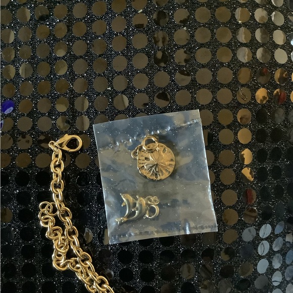 Diamond international charm bracelet includes 3 charms total - Picture 2 of 3